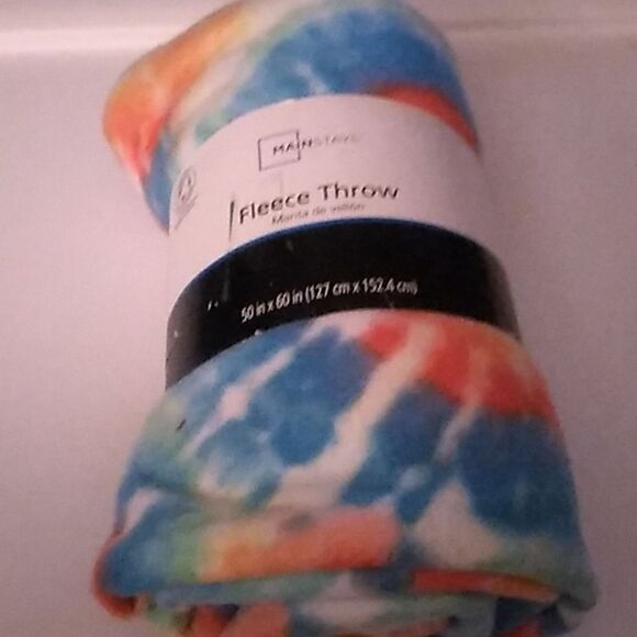 Mainstay Fleece Throw  - Picture 1 of 3
